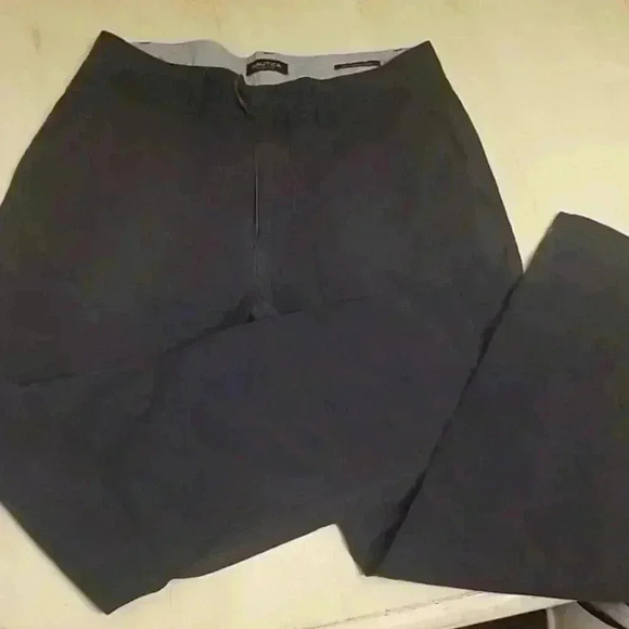 Men's Nautica Pants   - Picture 1 of 7